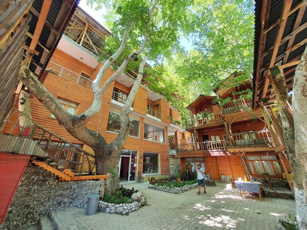 kapuzbasi selalesi sahin motel