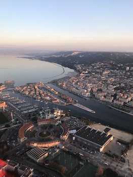 kyriad martigues sud