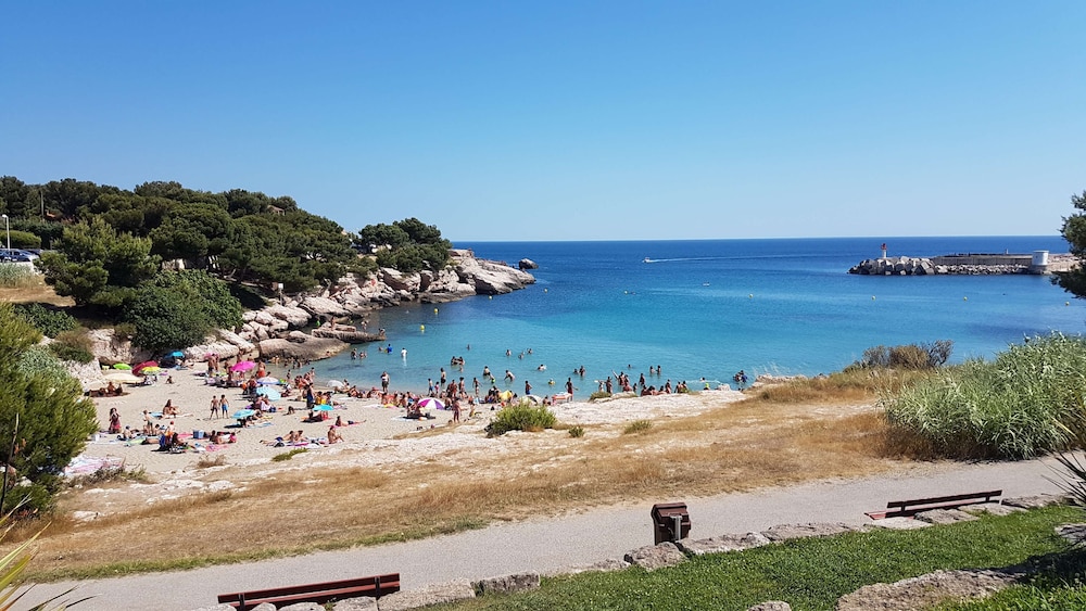 kyriad martigues sud