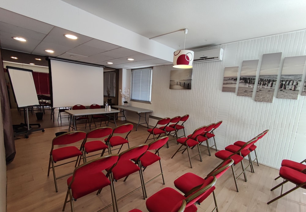 kyriad martigues sud