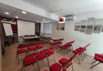 kyriad martigues sud