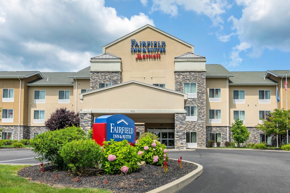 Fairfield Inn & Suites By Marriott Slippery Rock,Grove City>>Butler,3 star