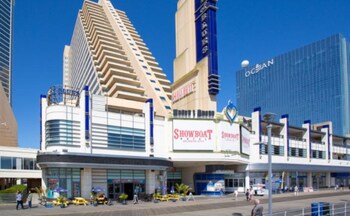 cozysuites at showboat