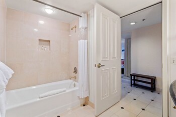 cozysuites at showboat