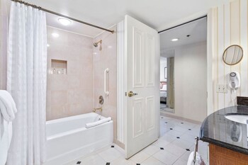 cozysuites at showboat