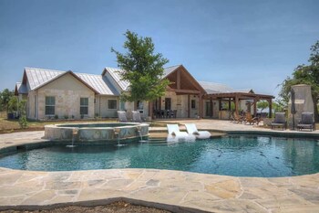 Luxury Homes! With A Pool-Jacuzzi-Outdoor Kitchen!,,3 star