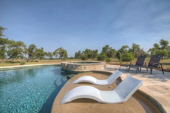 Luxury Homes! With A Pool-Jacuzzi-Outdoor Kitchen!,,3 star