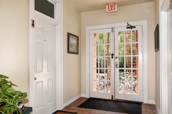 The Madison Riverwalk,,2 star