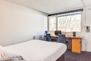 the hotel rafiya redditch