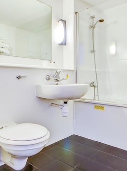 the hotel rafiya redditch