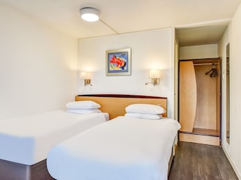 the hotel rafiya redditch