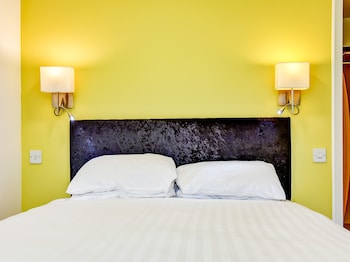 the hotel rafiya redditch