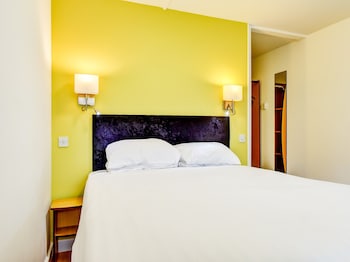 the hotel rafiya redditch