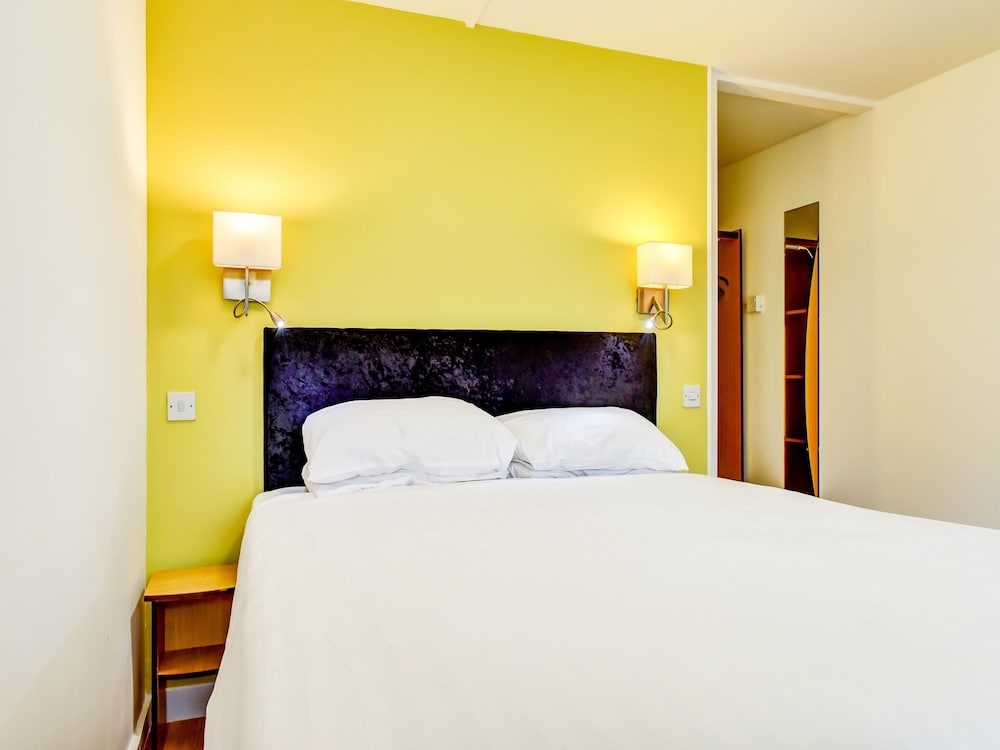 the hotel rafiya redditch