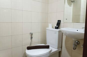 Homey And Tidy Studio Apartment At Vida View Makassar,,0 star