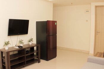 warm and cozy living 3br at meikarta apartment