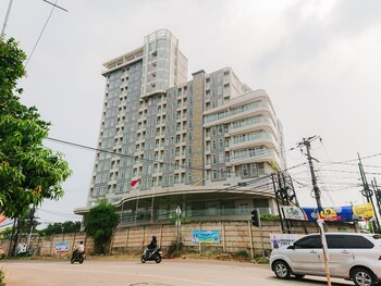 nice and simply studio at amazana serpong apartment