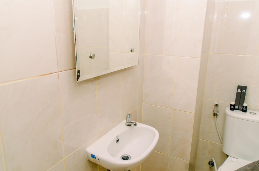 nice and simply studio at amazana serpong apartment