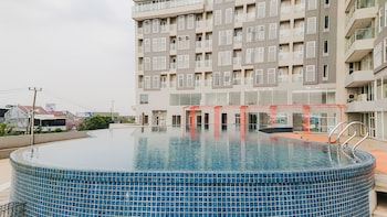 nice and simply studio at amazana serpong apartment