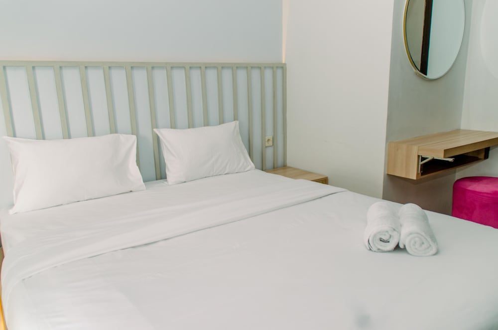 nice and simply studio at amazana serpong apartment
