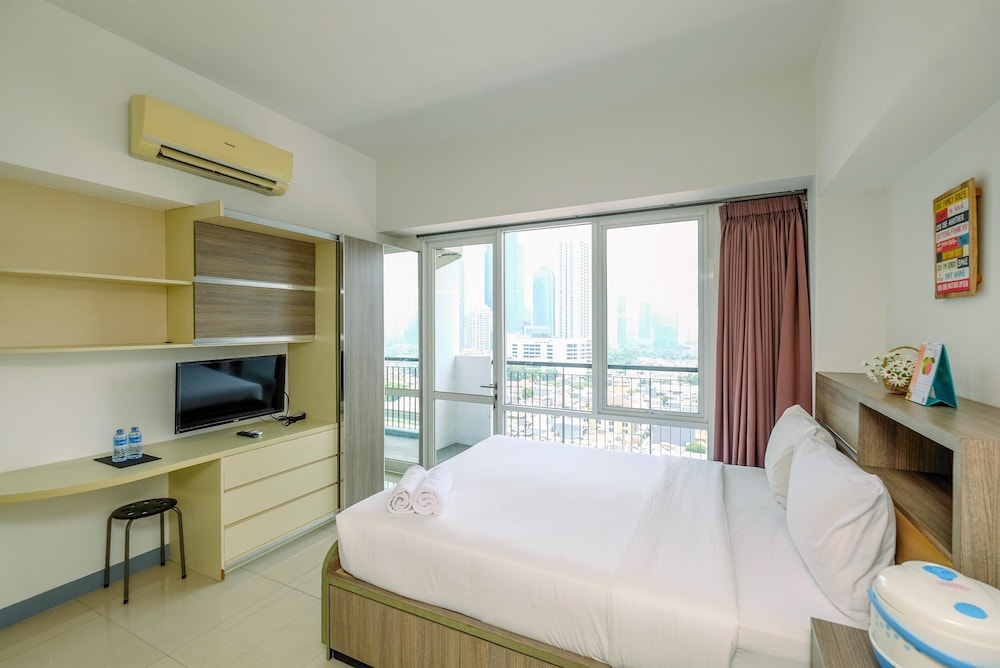 stunning studio apartment at ambassade residences