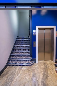 cavern quarter apts 31 north john st