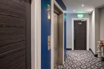 cavern quarter apts 31 north john st