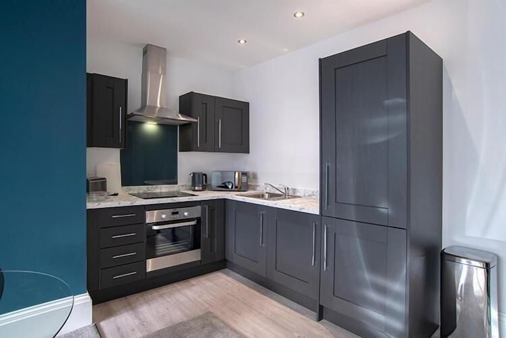 cavern quarter apts 31 north john st