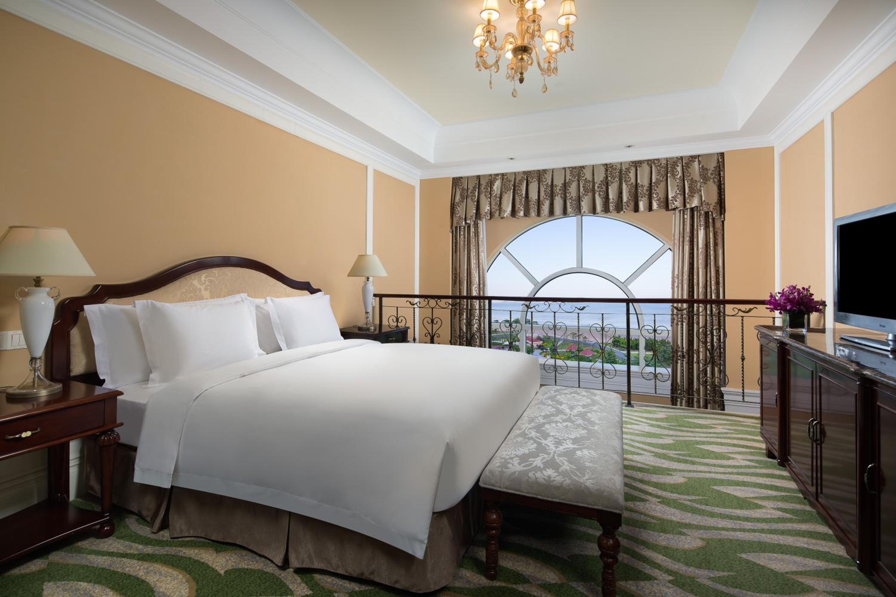crowne plaza qingdao ocean spring resort by ihg