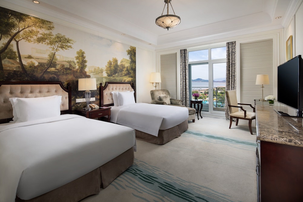 crowne plaza qingdao ocean spring resort by ihg