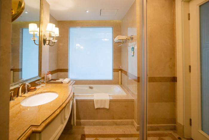 crowne plaza qingdao ocean spring resort by ihg