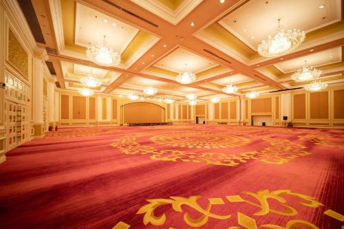 crowne plaza qingdao ocean spring resort by ihg