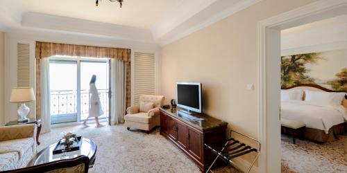 crowne plaza qingdao ocean spring resort by ihg