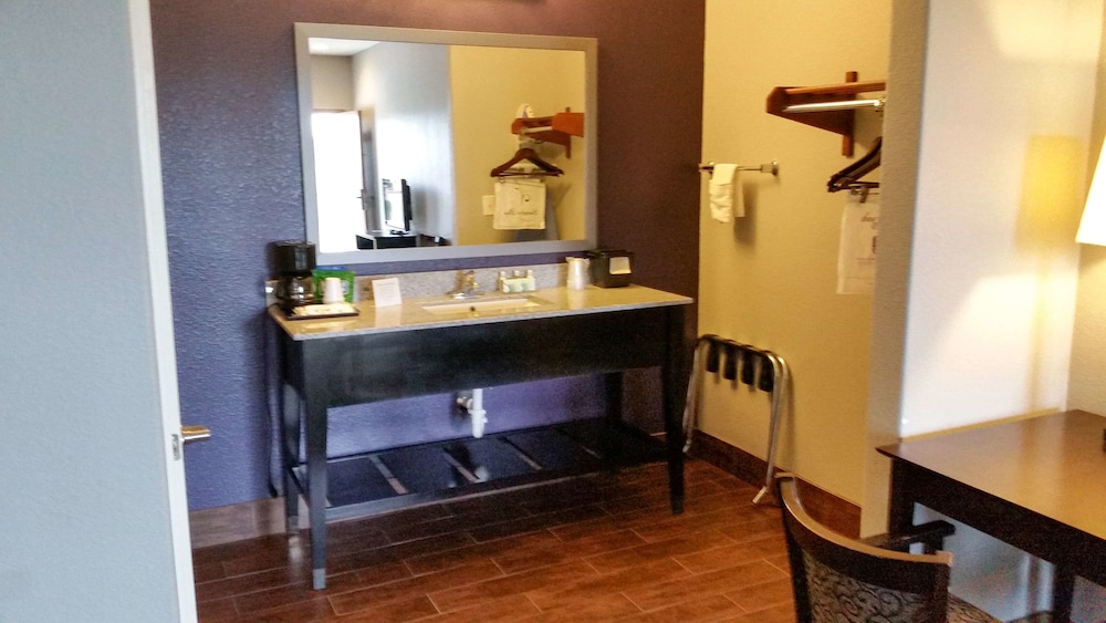 studio 6 beeville tx