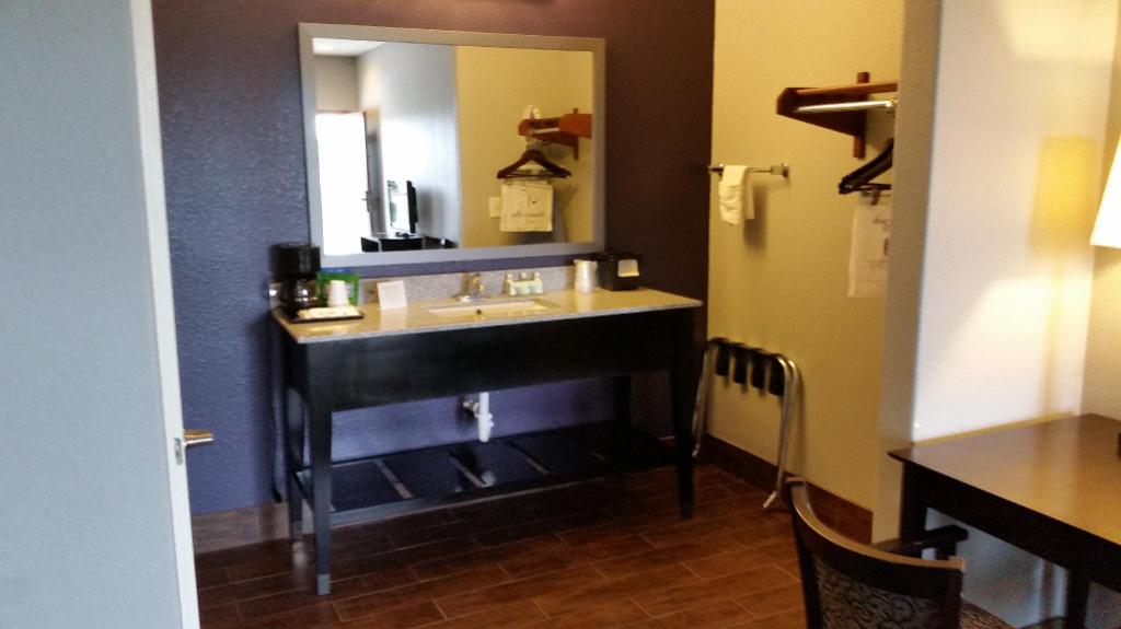 studio 6 beeville tx