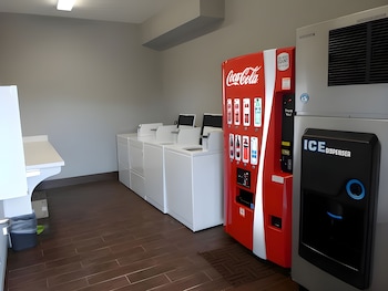 Studio 6 Beeville, Tx,,2 star