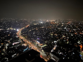 pleasant 2br apartment at newton residence