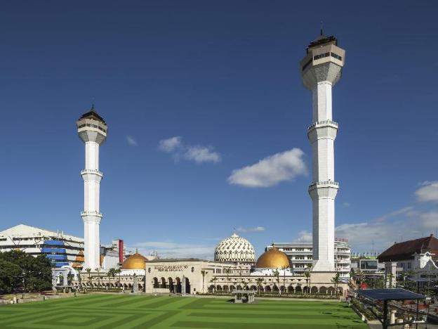 pleasant 2br apartment at newton residence