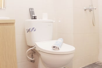 cozy and nice studio at oasis cikarang apartment