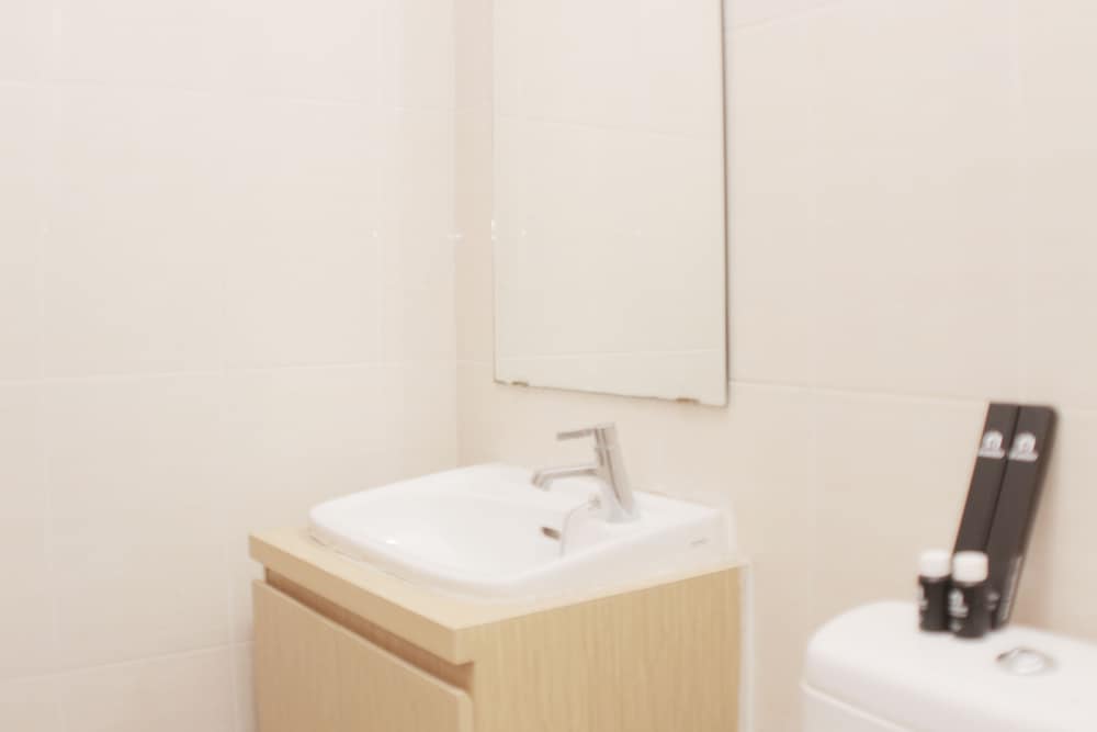 cozy and nice studio at oasis cikarang apartment