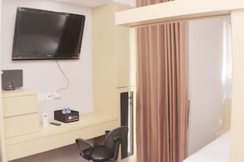 cozy and nice studio at oasis cikarang apartment