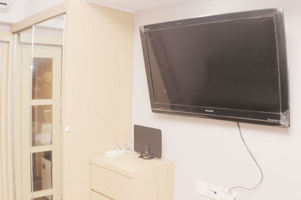 cozy and nice studio at oasis cikarang apartment