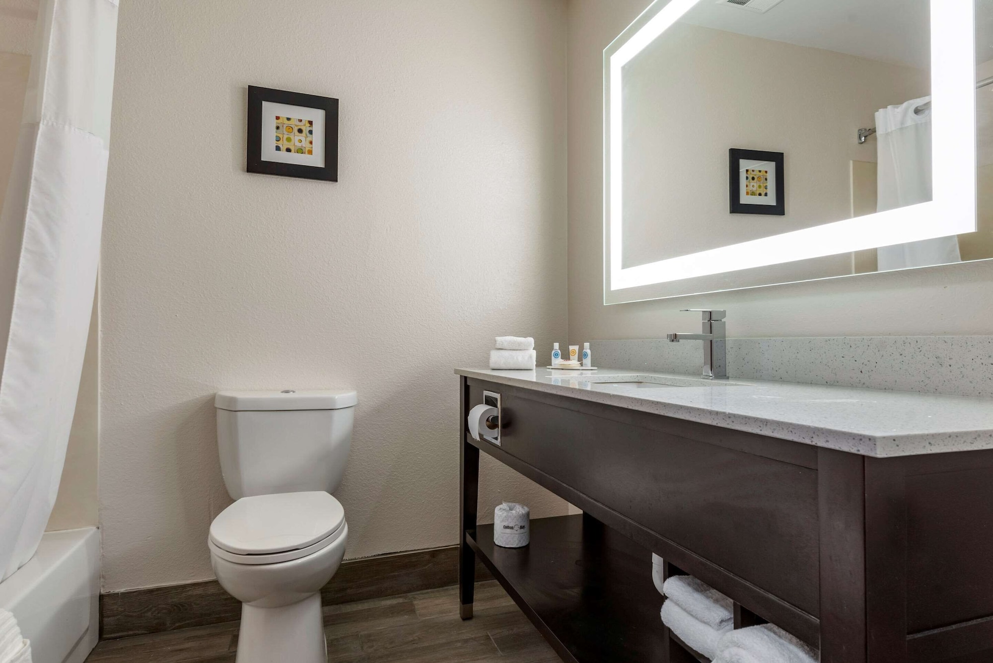 comfort inn and suites liverpool clay