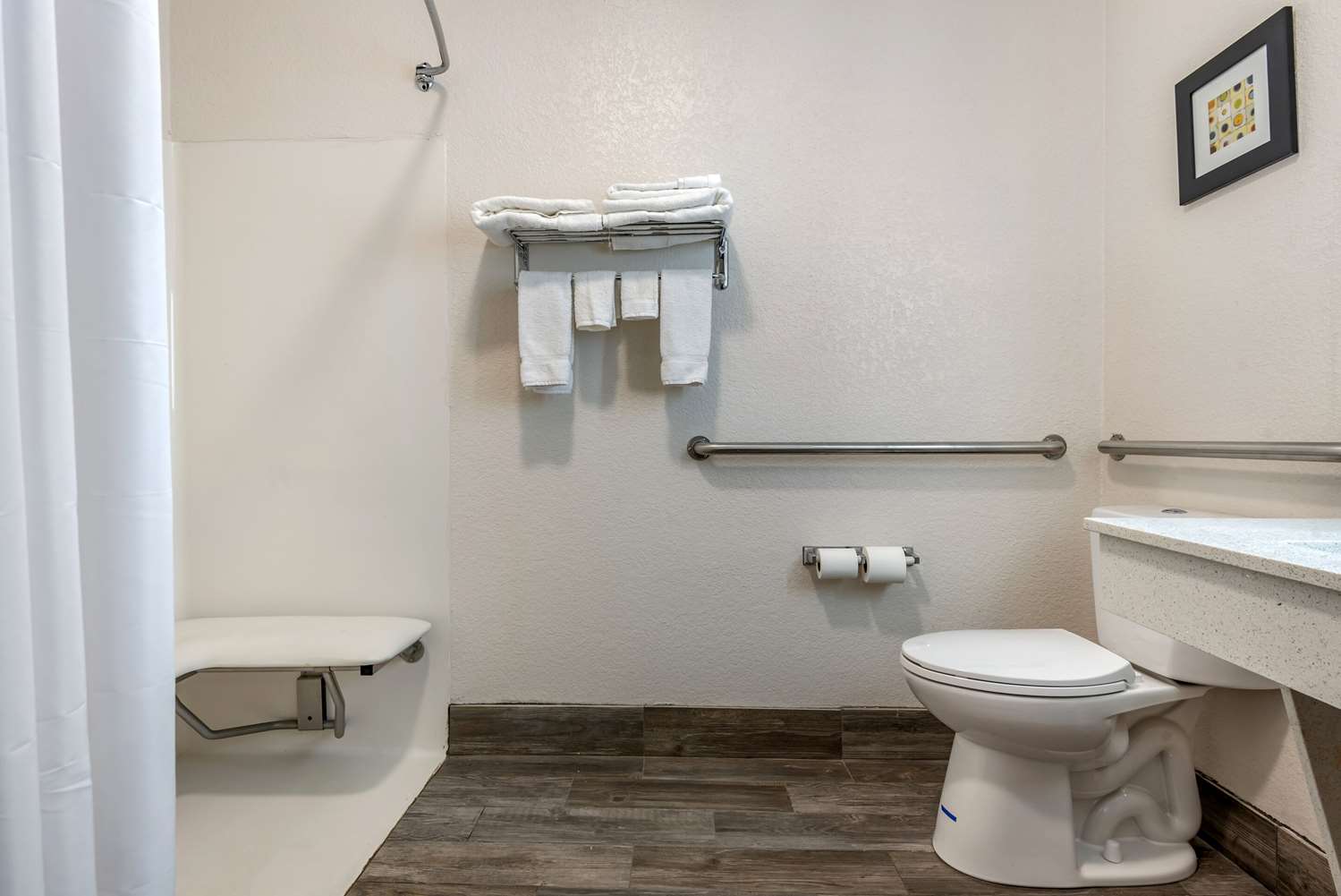 comfort inn and suites liverpool clay
