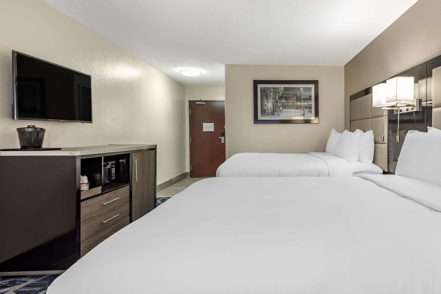 comfort inn and suites liverpool clay