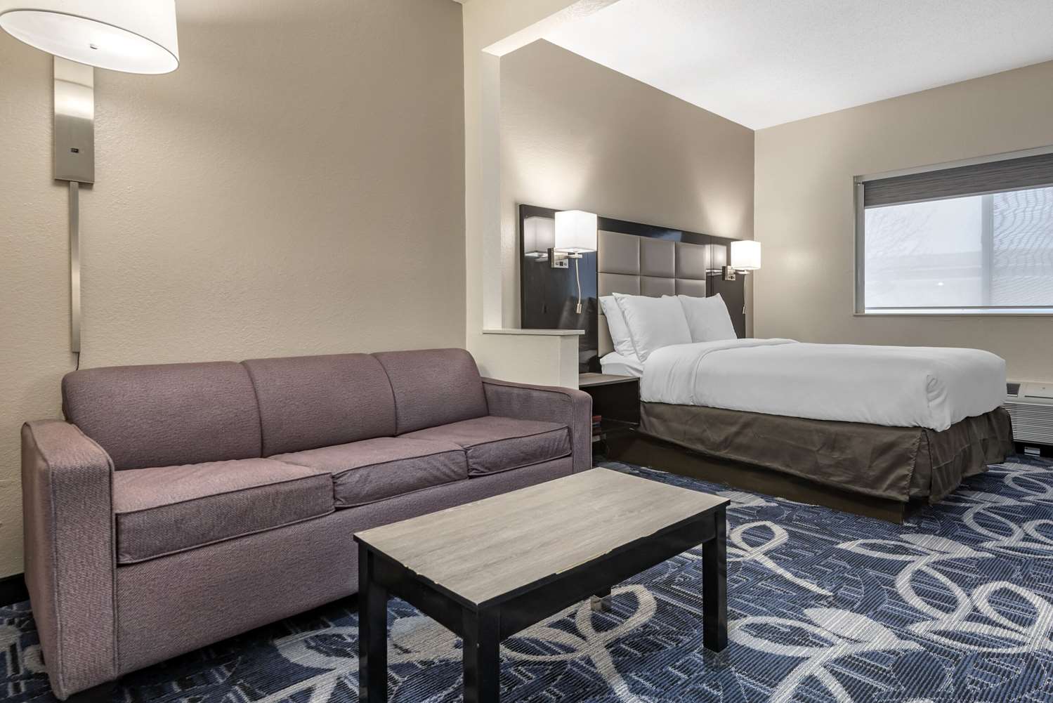 comfort inn and suites liverpool clay