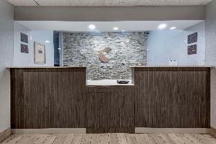 comfort inn and suites liverpool clay