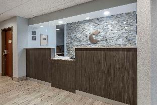 comfort inn and suites liverpool clay