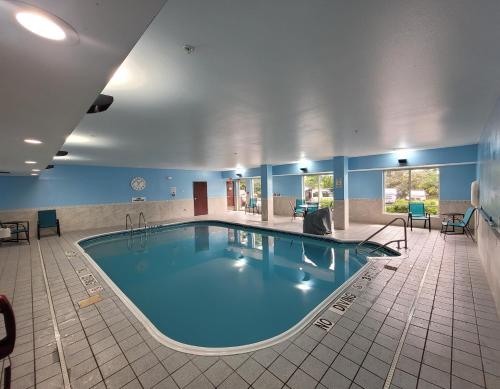 comfort inn and suites liverpool clay