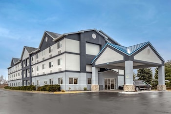 comfort inn and suites liverpool clay